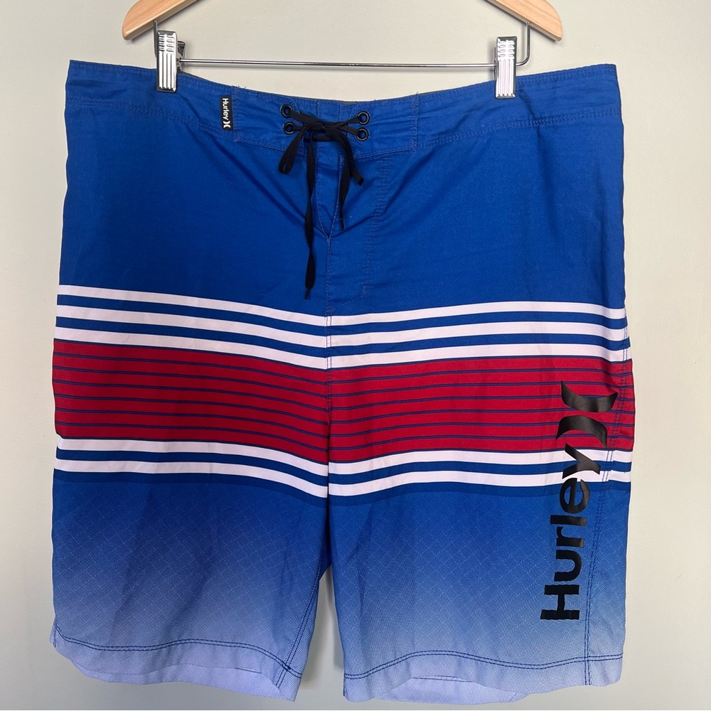 Hurley Mens Board Shorts Blue Red White Striped Gradient Swim Trunks Size 36